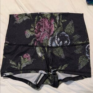 Lululemon luon short shorts